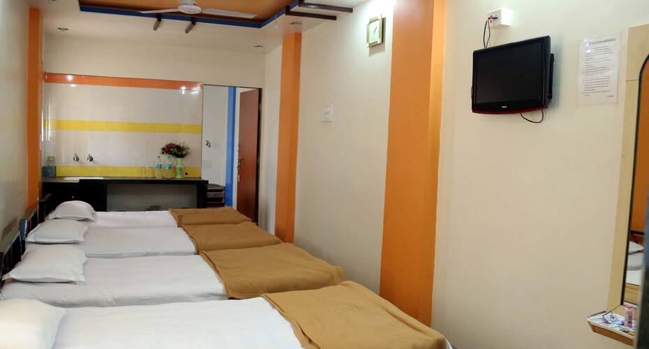 Hotel Pooja Residency, Satara 4